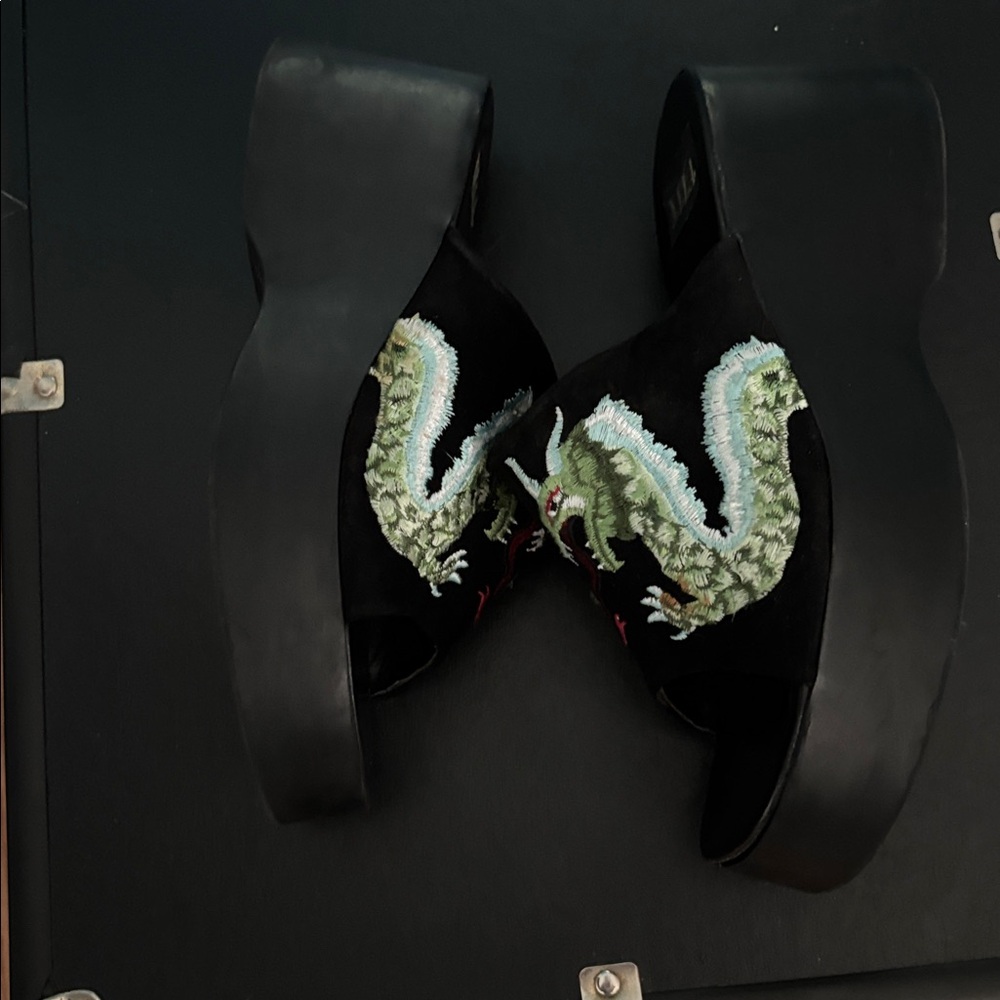 Vintage N.Y.L.A Dragon Embroidery Platforms - Picture 17 of 17